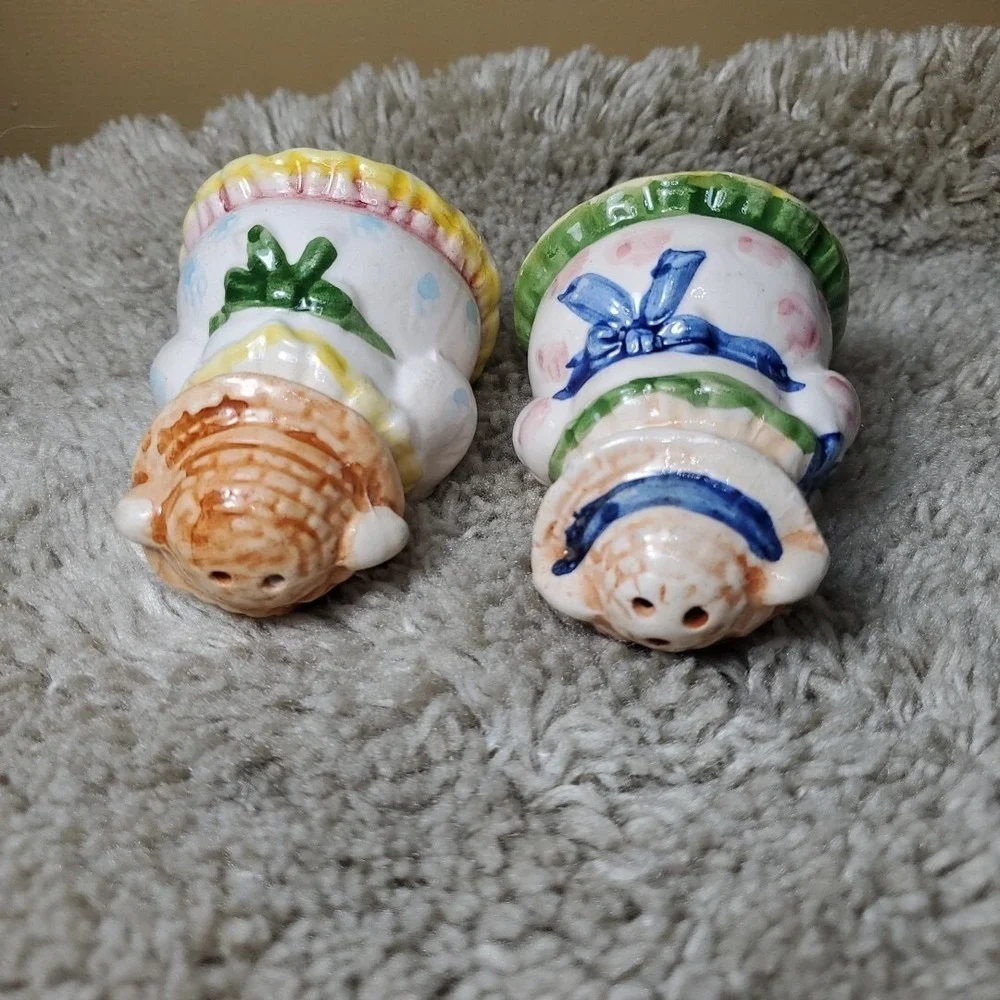 Unbranded OS Salt and Pepper Shakers Unisex Multi Pig Ceramic Vintage Farmhouse